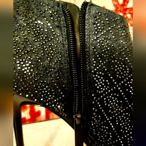 GUESS "Fazzie 2" Black Ankle Embellished Pointed Toe Stilettos Sz 5 NWB - Picture 5 of 9